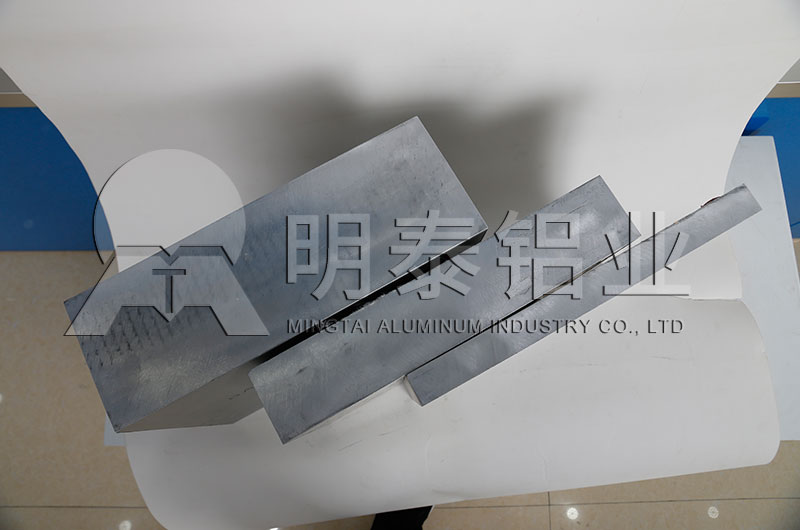 交通標志牌鋁板規格有哪些報價多少 交通標志牌鋁板規格有哪些報價多少