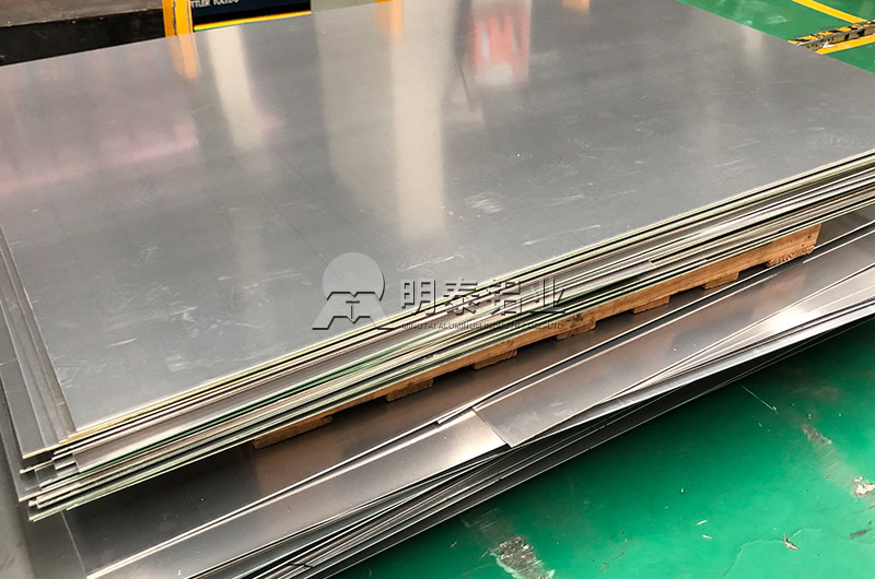 廣東電池托盤(pán)用鋁合金板帶規(guī)格有哪些？具體價(jià)格多少